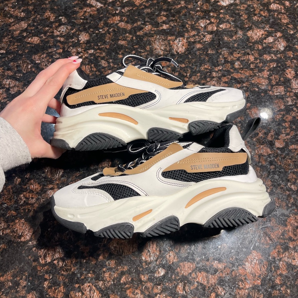 Steve Madden - Possession Sneaker Black/Tan/White - W Size 9.5 - Barely Worn!